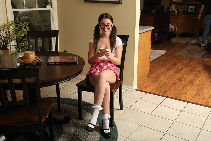 Оля, 18 лет, 3 размер груди